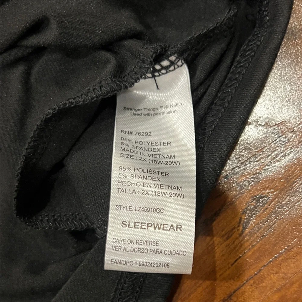 NWT Stranger Things Black & Red Sleep Shirt Size 2X - Picture 5 of 8